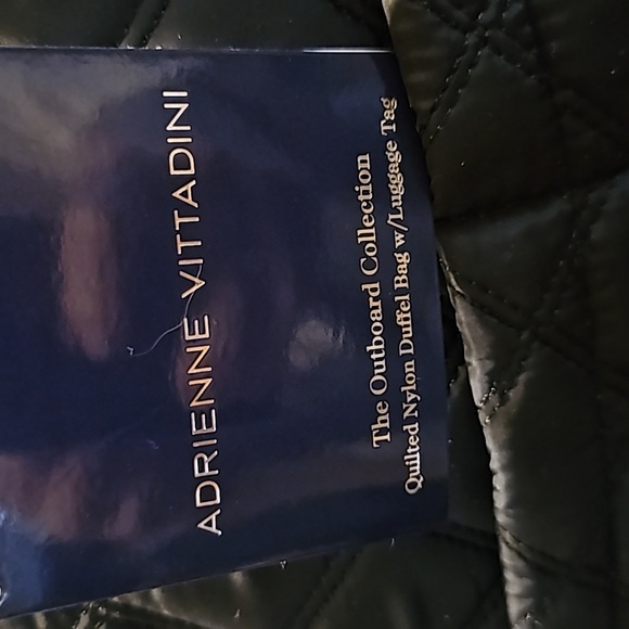 ADRIENNE VITTADINI QUILTED NYLON DUFFEL BAG w/ LUGGAGE TAG - Picture 10 of 10